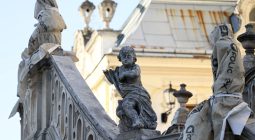 У Львові на Соборі Святого Юра перевірили 6 скульптур, які ховали від російських вибухів - 9