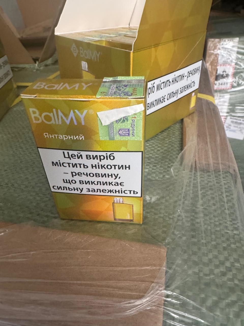 Львівські митники зупинили контрабанду електронних сигарет з Китаю вартістю більше 20 млн грн - 2