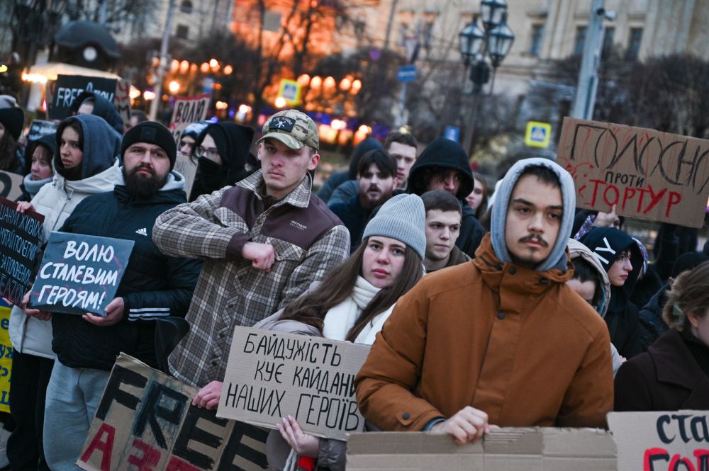 У Львові рідні військових, що у полоні, організували щемливі акції - 17