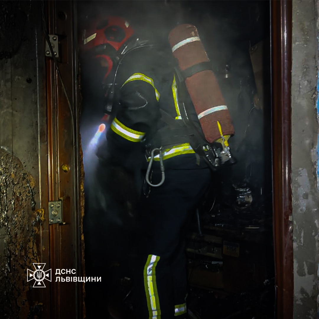 У Львові через пожежу евакуювали мешканців багатоповерхівки - 3