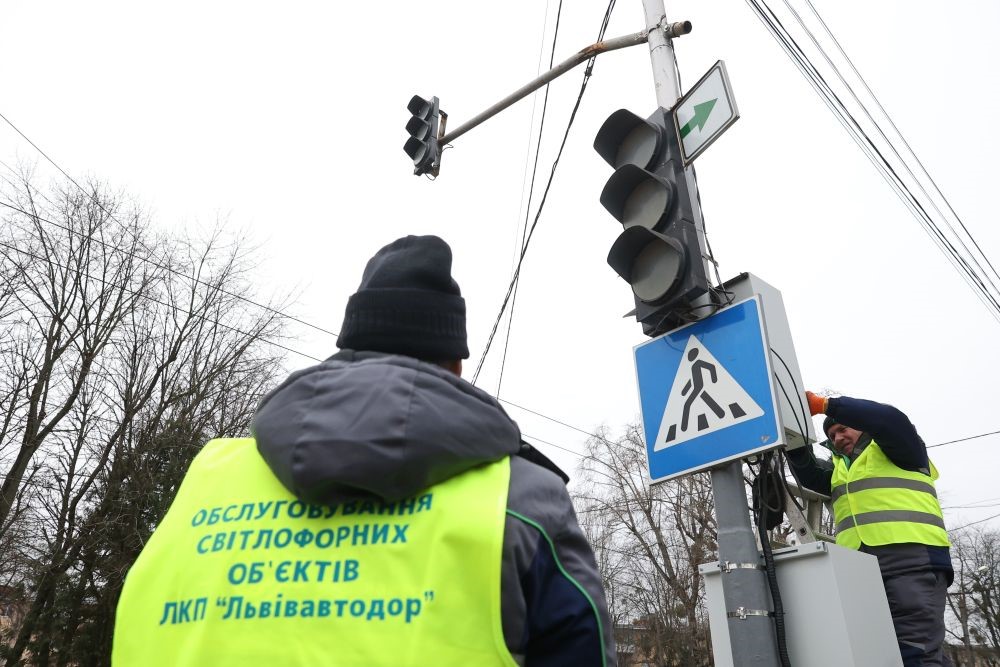 До кінця року резервне живлення матиме майже 90% світлофорів у Львові - 5