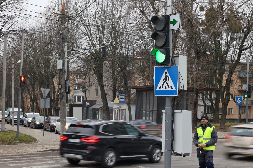 До кінця року резервне живлення матиме майже 90% світлофорів у Львові - 6