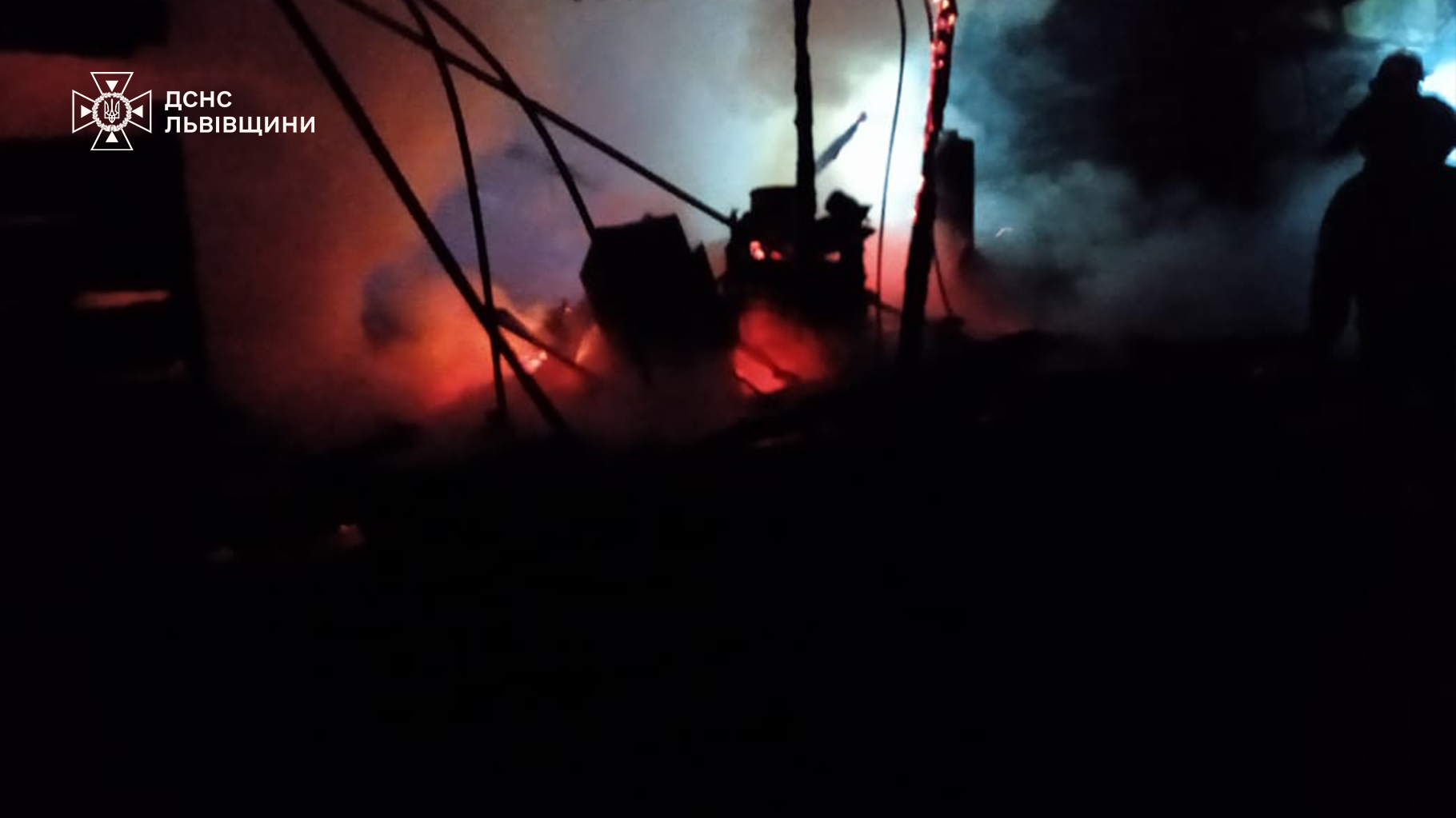 На Львівщині горів житловий будинок - 2