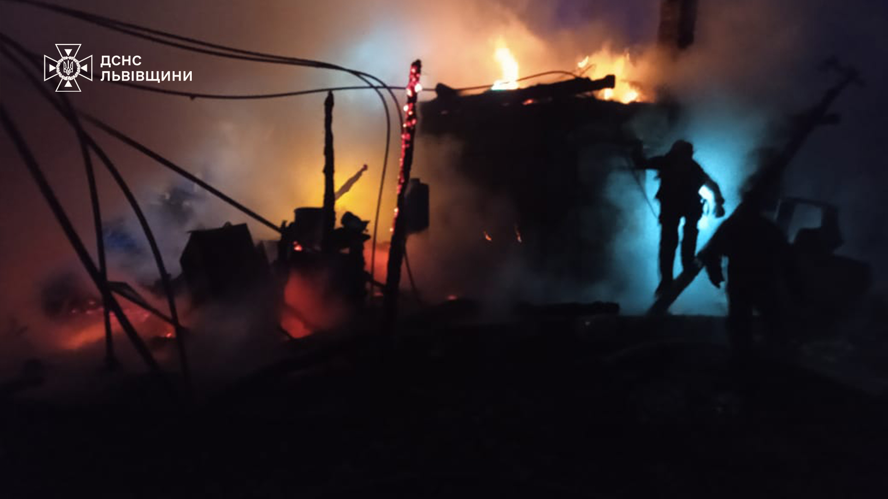 На Львівщині горів житловий будинок - 3