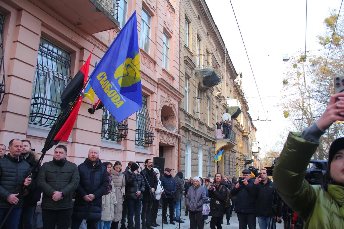 Сьогодні у Львові відкрили вулицю Ірини Фаріон - 5