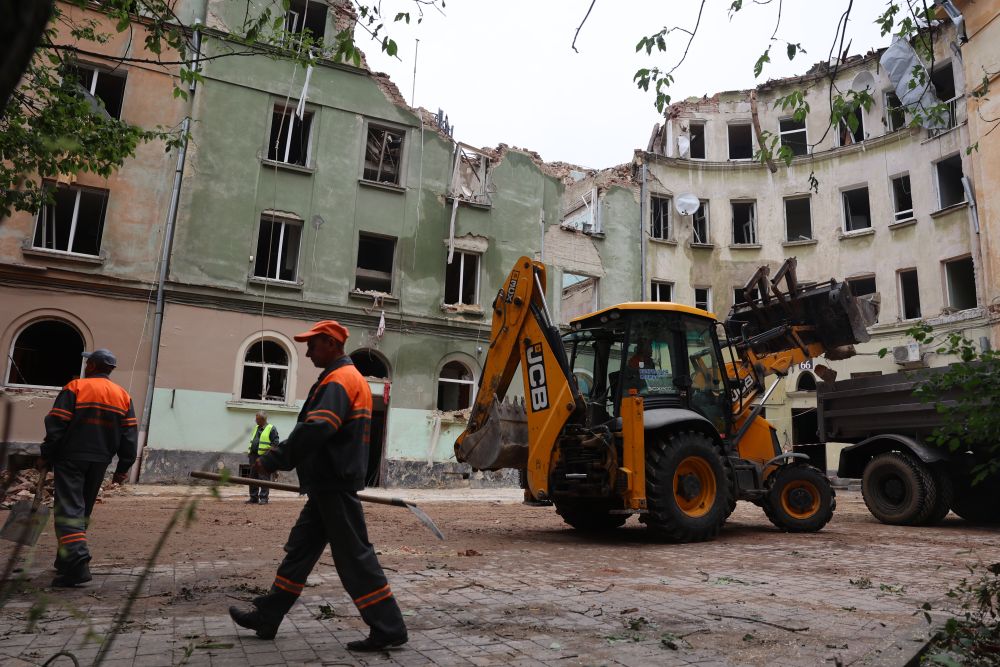 Через російські обстріли у Львові було зруйновано понад 300 будівель - 6