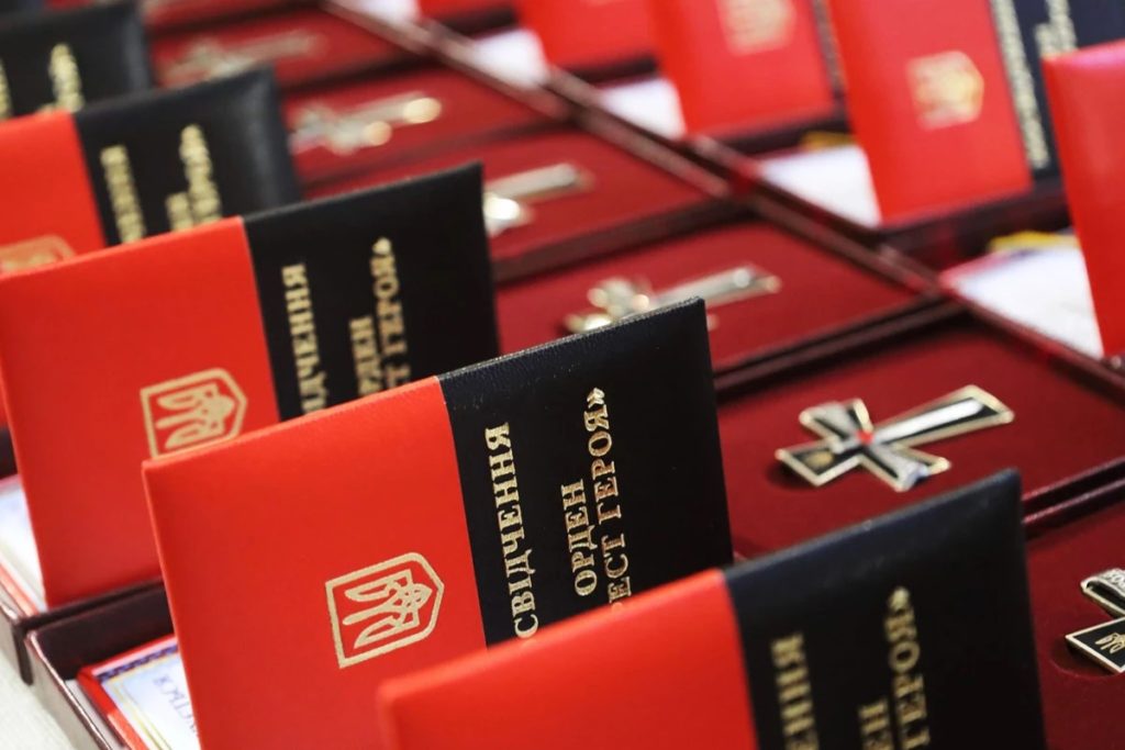 Прощання з воїнами, програми підтримки бізнесу у Львові, європейські паркінги: головні новини дня - 2