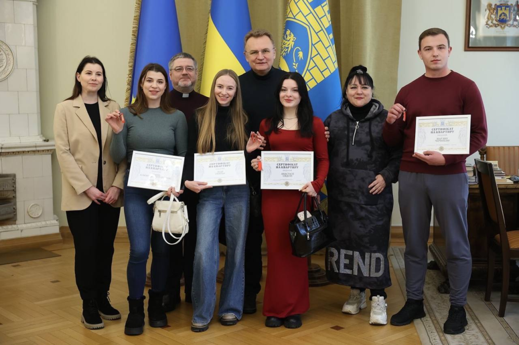 Ще 5 дітей-сиріт отримати власне житло у Львові - 1