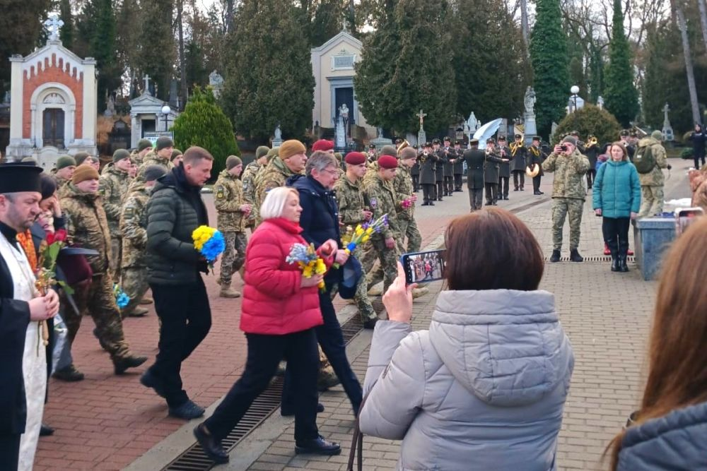 Герої Крут - вшанування