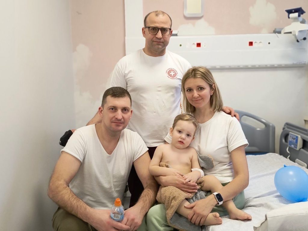 Львівські лікарі врятували дитину з лівобічною паховою грижею - 2