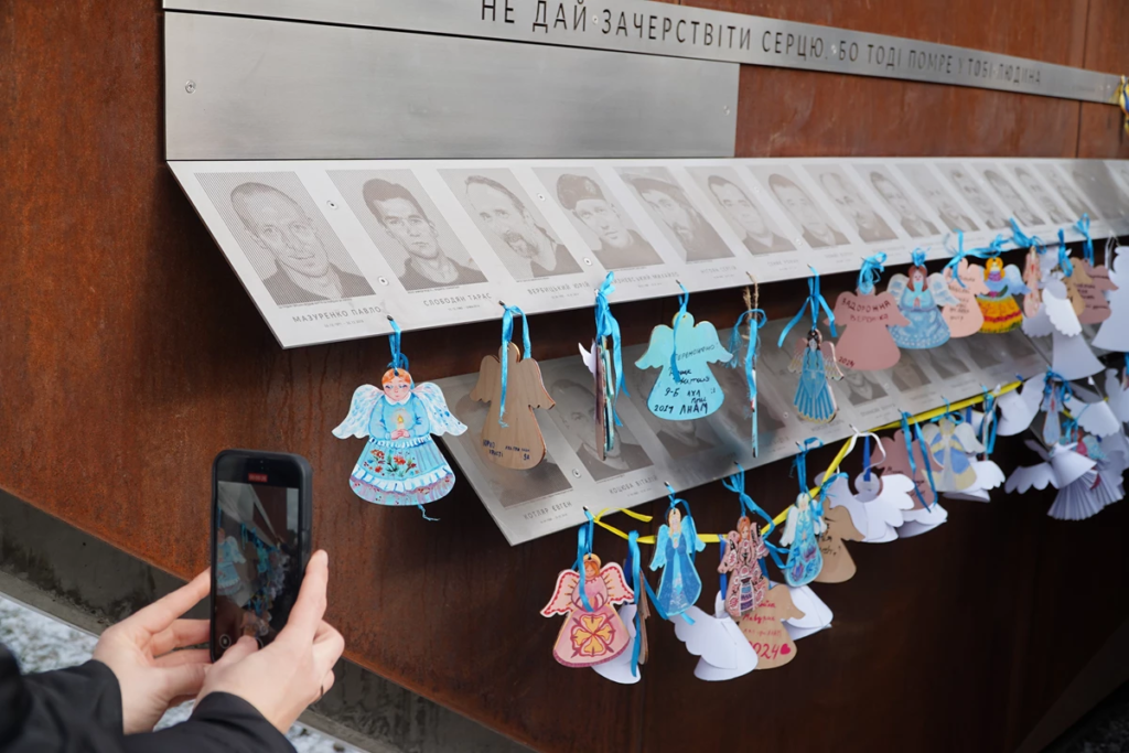Пам'ять Героїв Небесної Сотні, повернення з Ігор нескорених, доступність житла: головні новини дня - 3