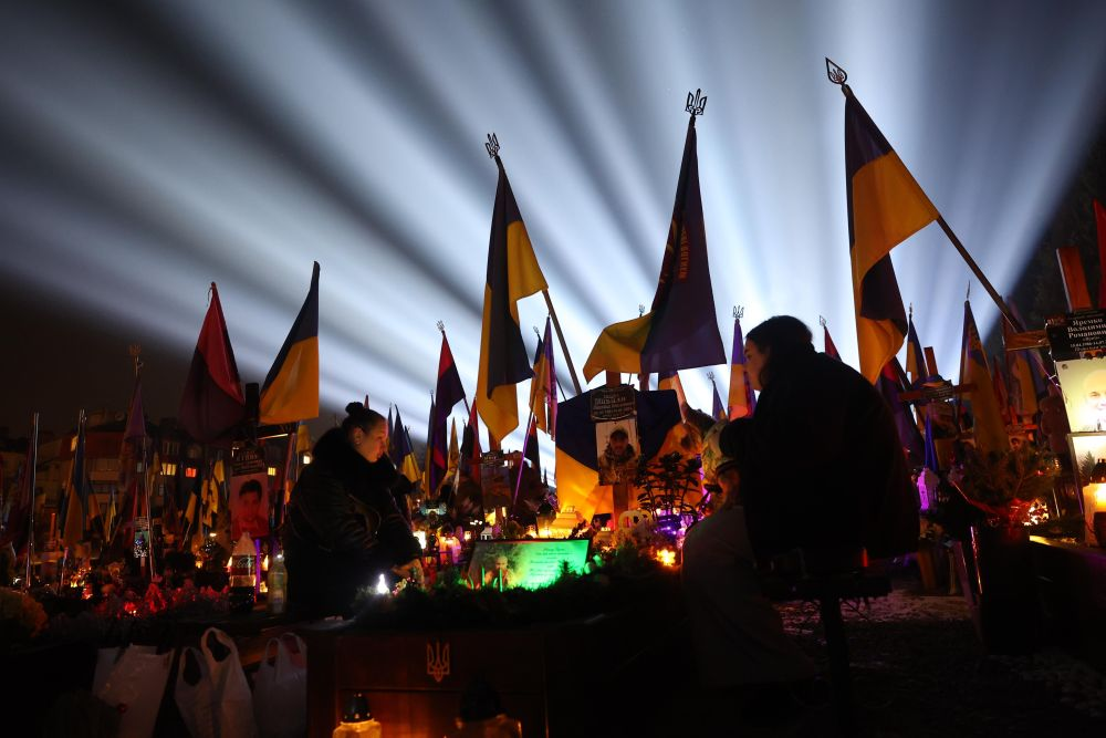Річниця повномасштабної війни, Герої України зі Львівщини та поширення грипу: головні новини дня - 3