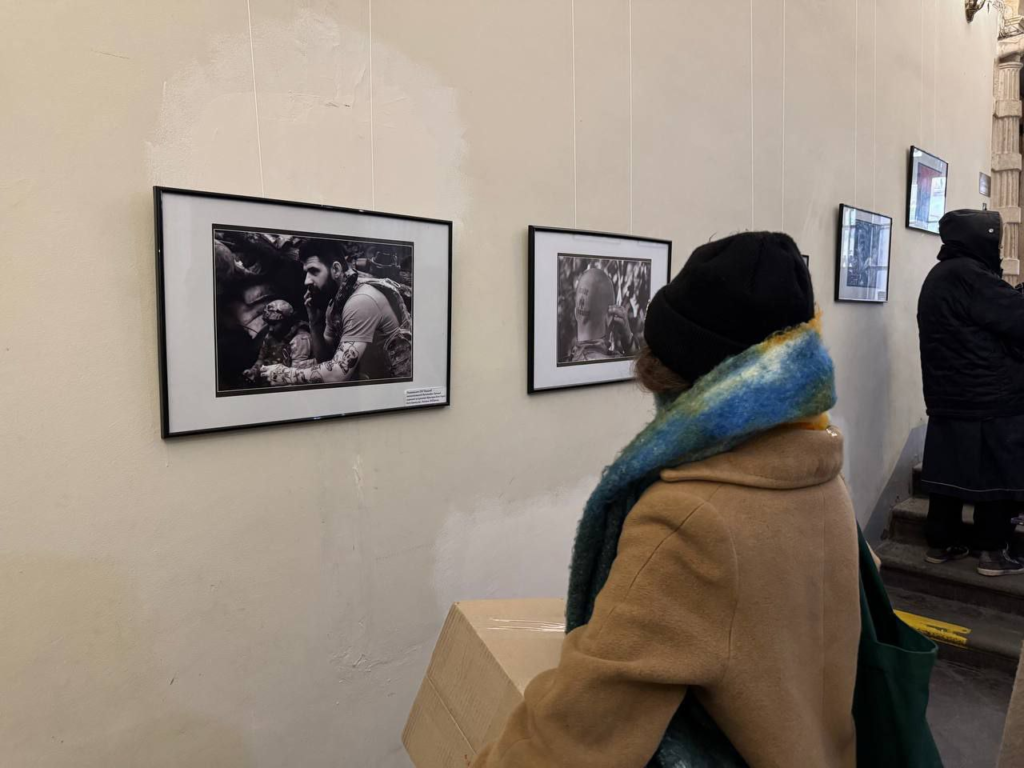 «Очі незламності»: у Львові презентували світлини бійців воїна-фотографа - 2