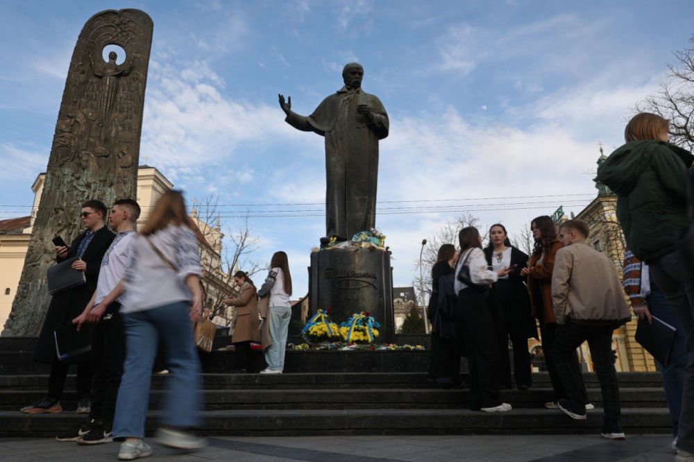 У Львові відзначили 211-ту річницю від дня народження Тараса Шевченка - 2