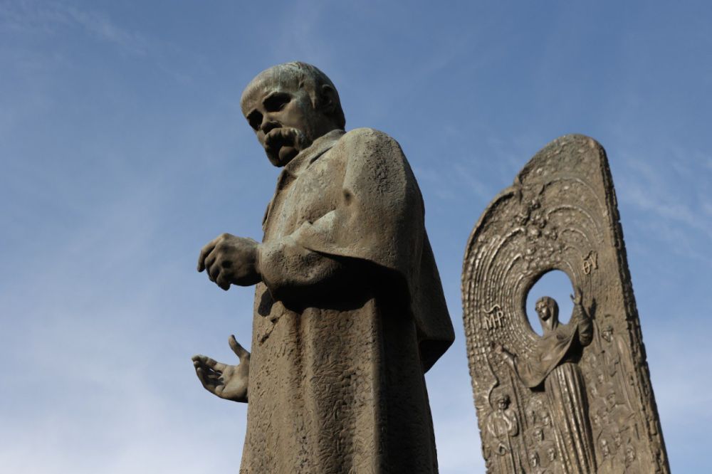 У Львові відзначили 211-ту річницю від дня народження Тараса Шевченка - 3