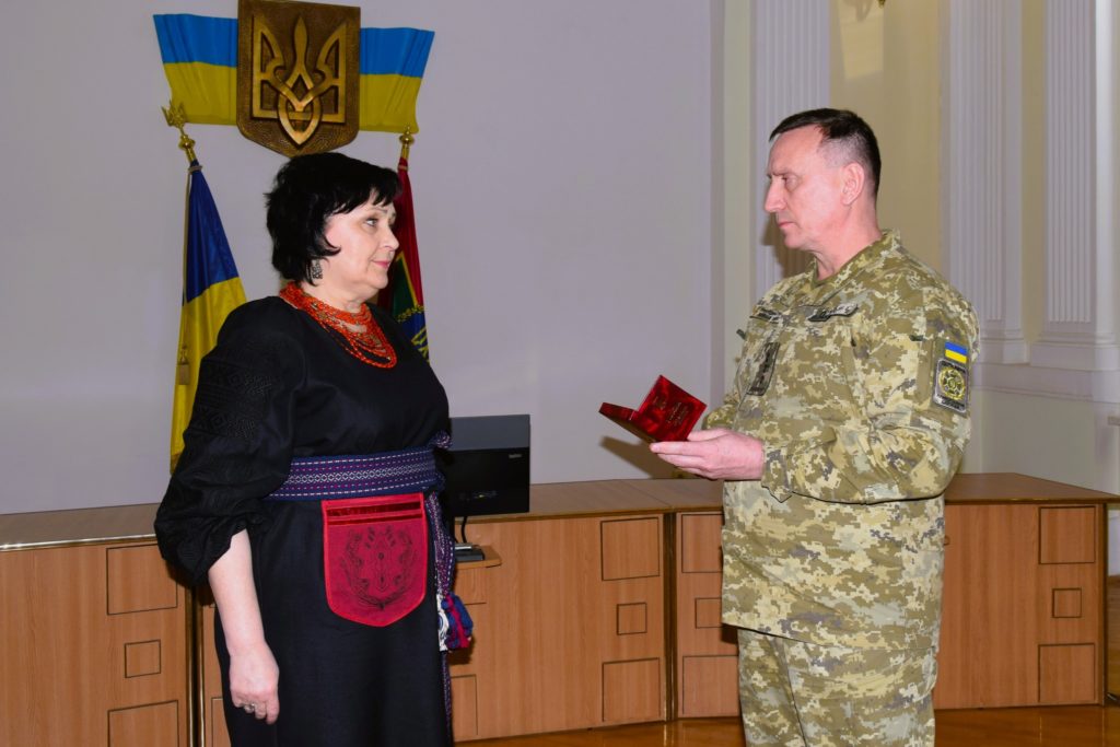 У Львові родині полеглого героя-прикордонника вручили державну нагороду - 4