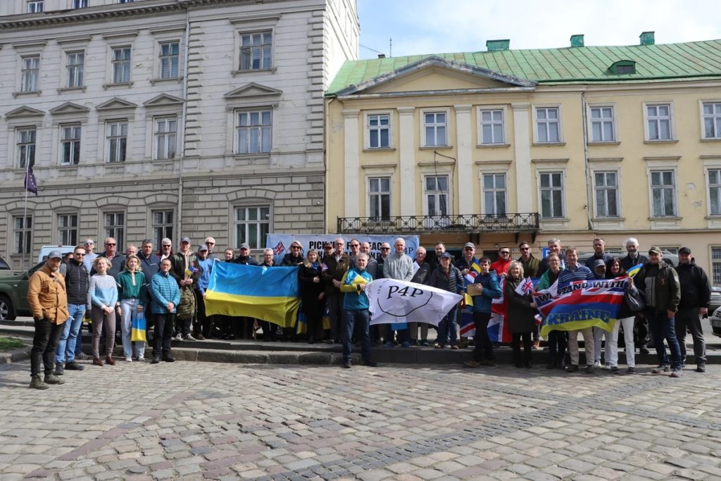 «Пікапи для миру»: волонтери з Великої Британії передали ще 23 позашляховики для фронту - 2