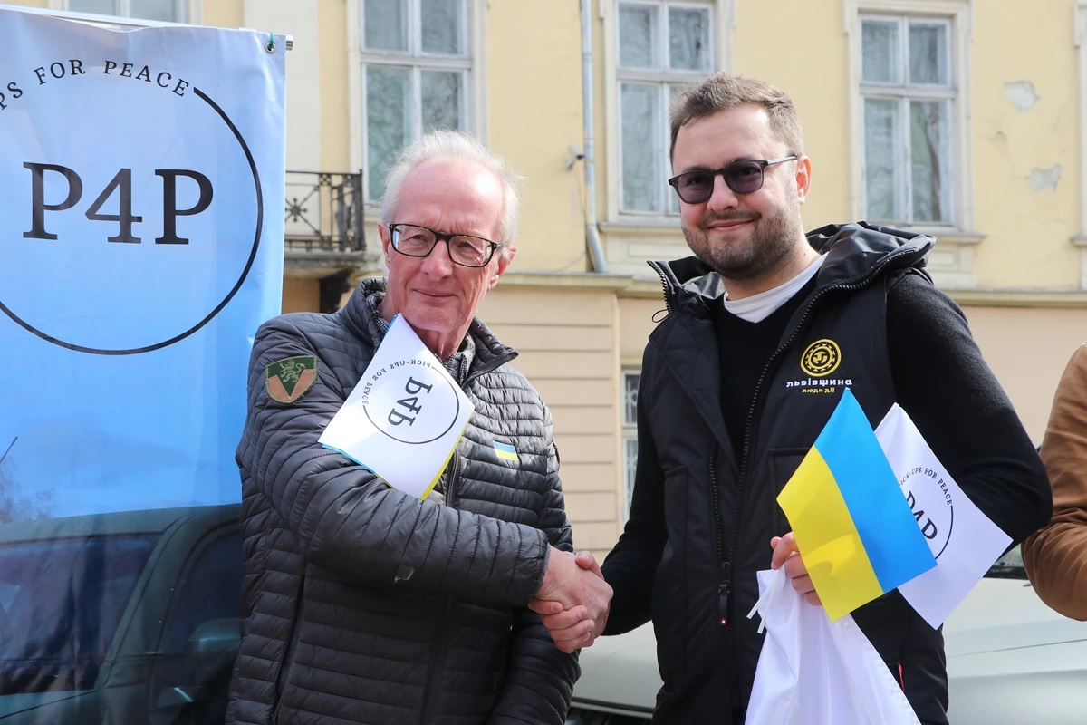 «Пікапи для миру»: волонтери з Великої Британії передали ще 23 позашляховики для фронту - 5