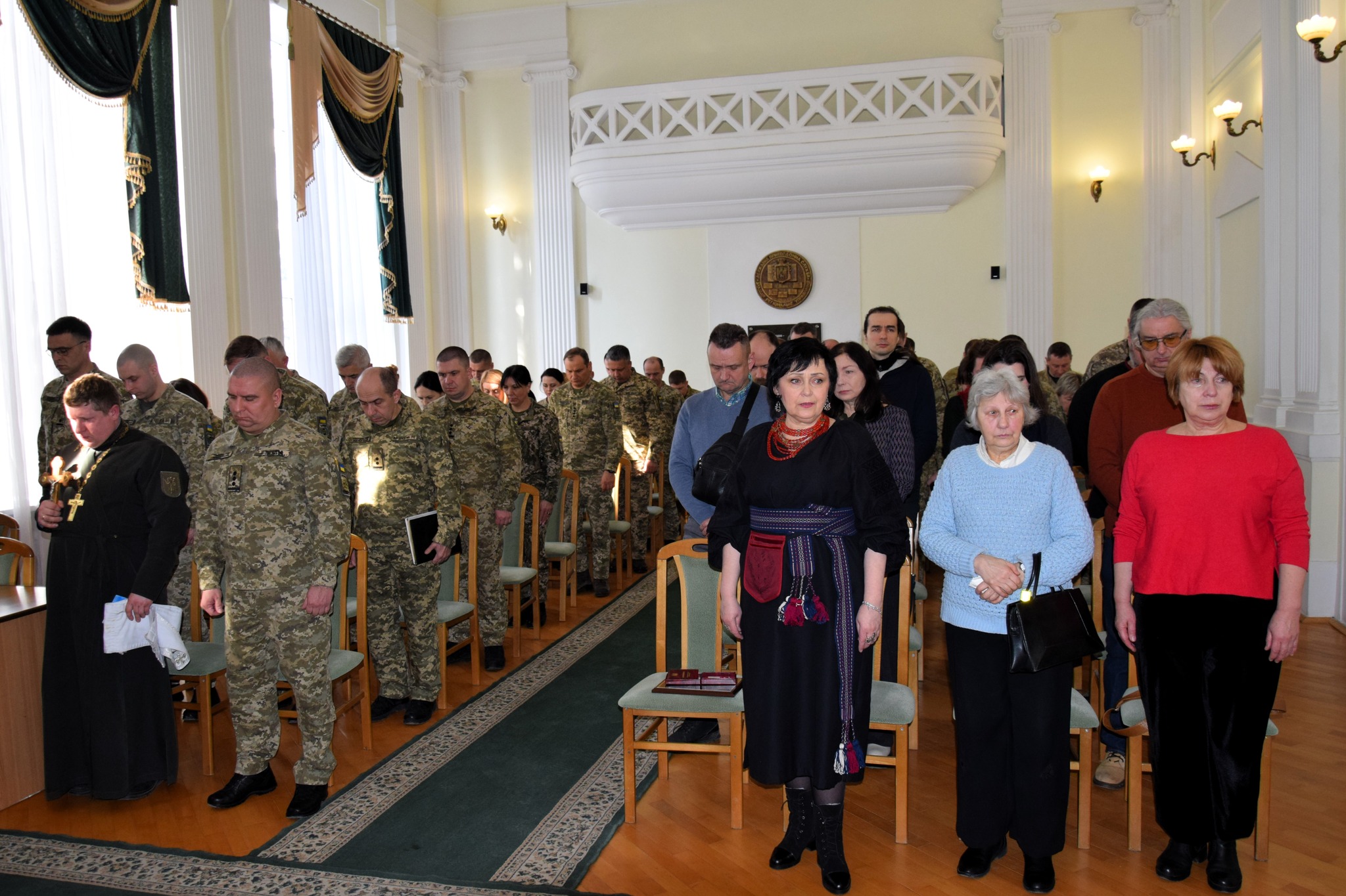 У Львові родині полеглого героя-прикордонника вручили державну нагороду - 7