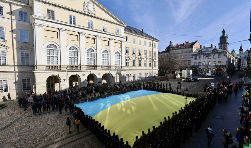 День гімну України, індексація пенсій і зменшення хворих на грип та ГРВІ: головні новини дня - 6
