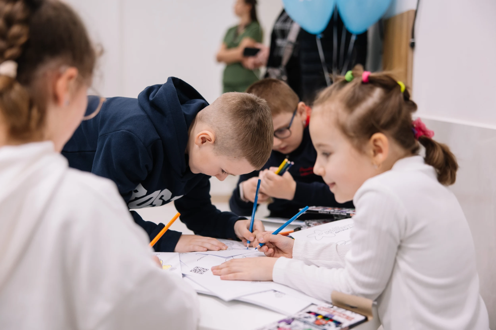 Найпоширеніші хвороби, рекорд Гіннеса та викриття розповсюджувачів проросійських плакатів у Львові: головні новини дня - 7
