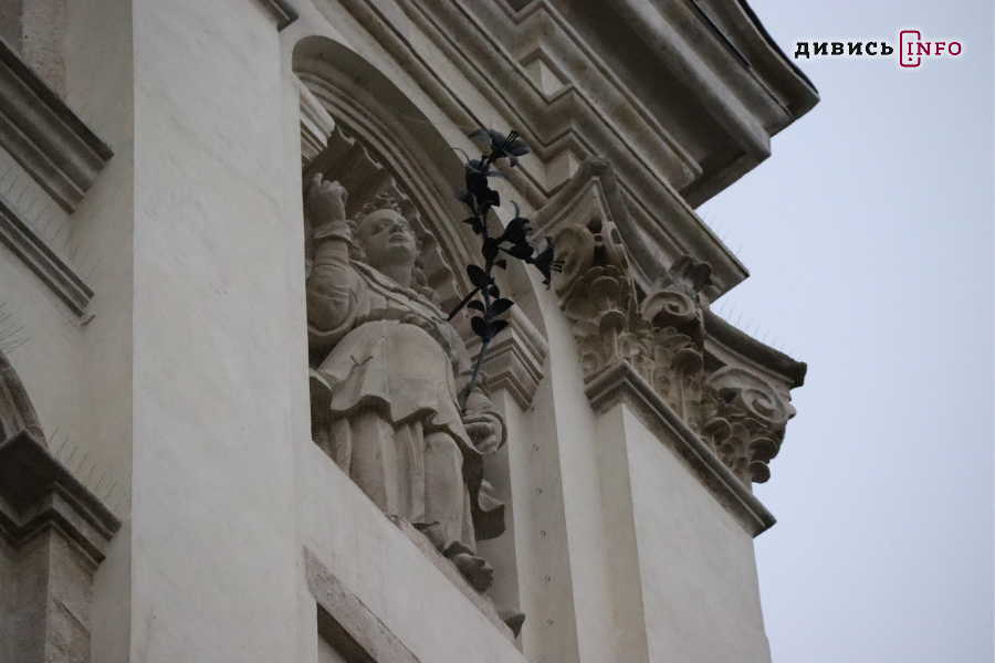 Львів у деталях: скульптури, барельєфи та пам'ятники (фоторепортаж) - 49