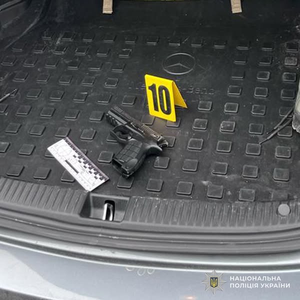 На Львівщині чоловік стріляв у відвідувачів бази відпочинку - 3