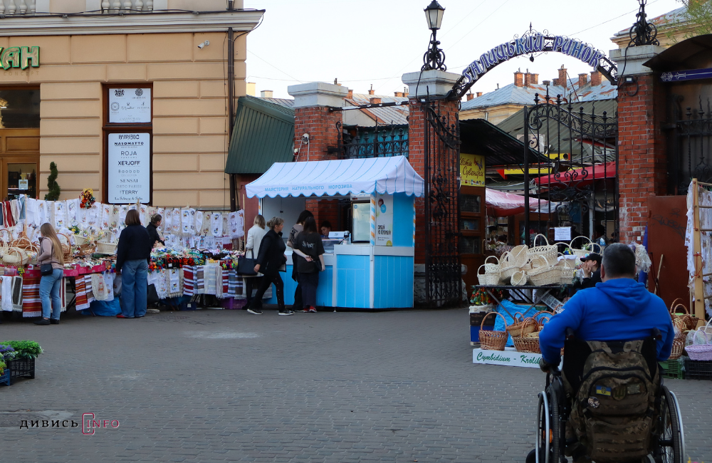 Яким є Львів напередодні Великодня: фото з центру міста - 15