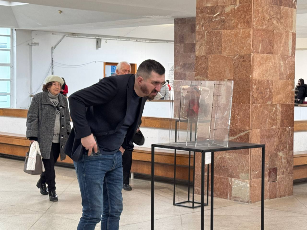 У Львові презентували дві виставки польських митців про людську вразливість - 9