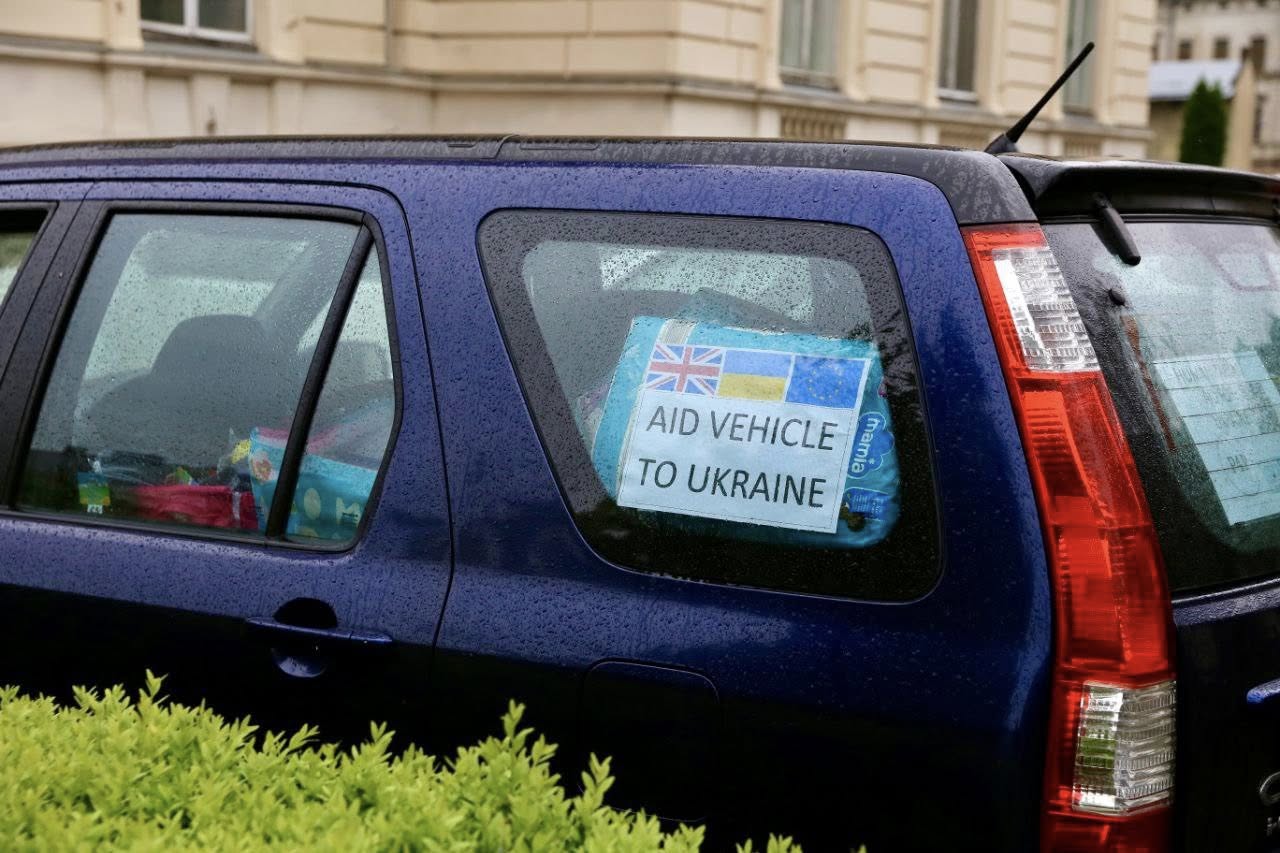 Британські волонтери передали нову партію автомобілів у межах акції «Пікапи для миру» - 2