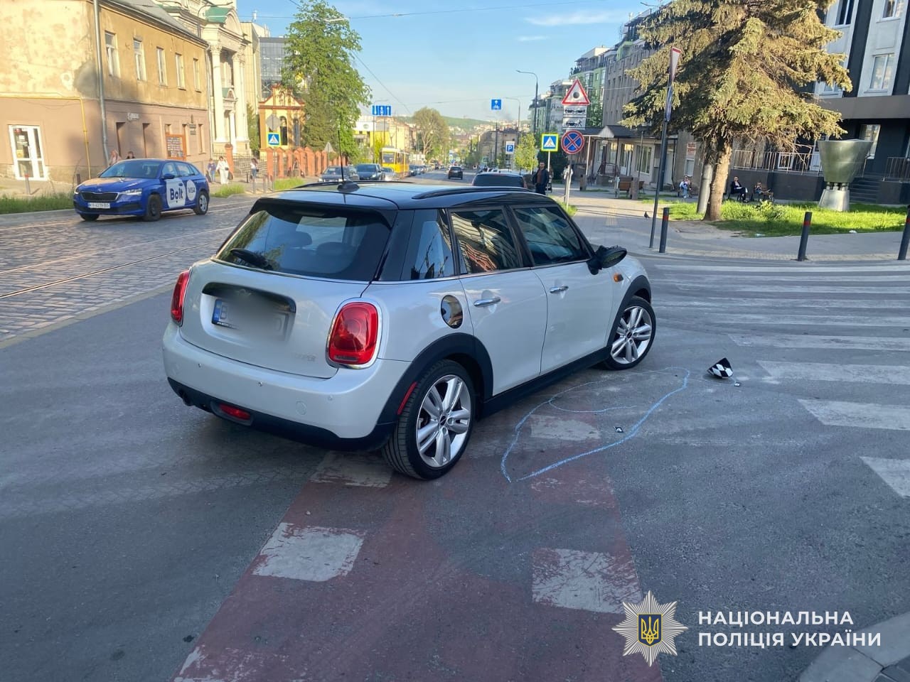 У Львові водійка «MINI COOPER» збила велосипедиста-підлітка - 4