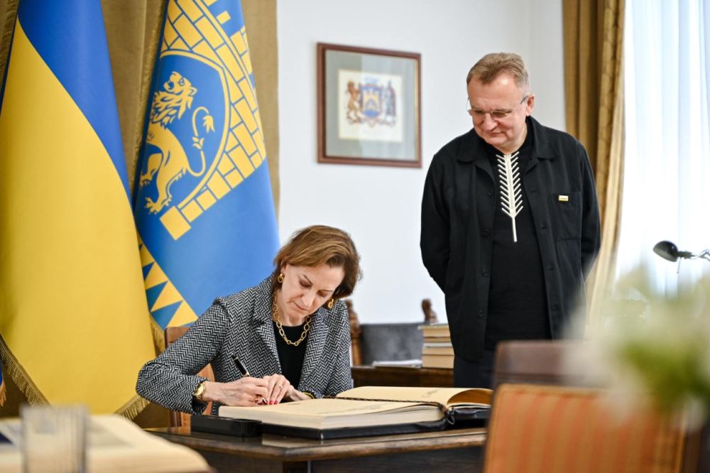 Лауреатка Пулітцерівської премії Енн Епплбом провела відкриту розмову у львівській Ратуші - 2
