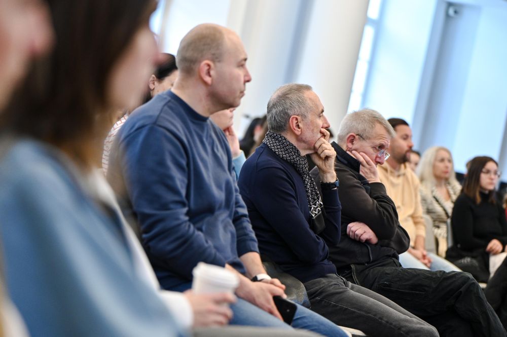Лауреатка Пулітцерівської премії Енн Епплбом провела відкриту розмову у львівській Ратуші - 7