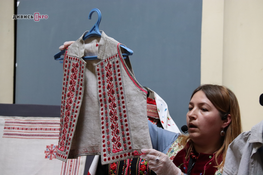 Кабати, сорочки та намітки: чим особливий яворівський народний стрій (фото) - 51