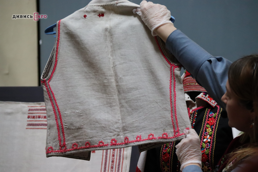 Кабати, сорочки та намітки: чим особливий яворівський народний стрій (фото) - 52