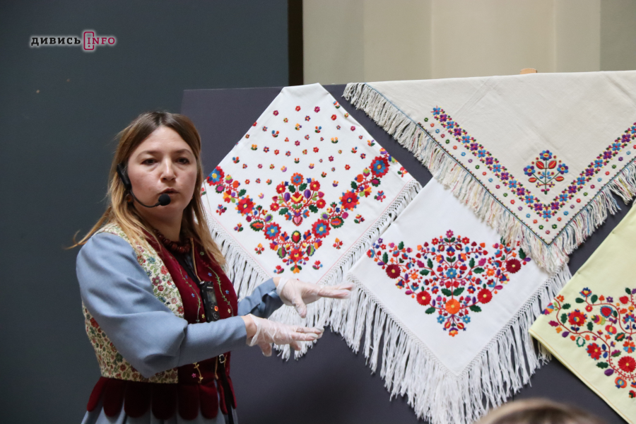 Кабати, сорочки та намітки: чим особливий яворівський народний стрій (фото) - 15