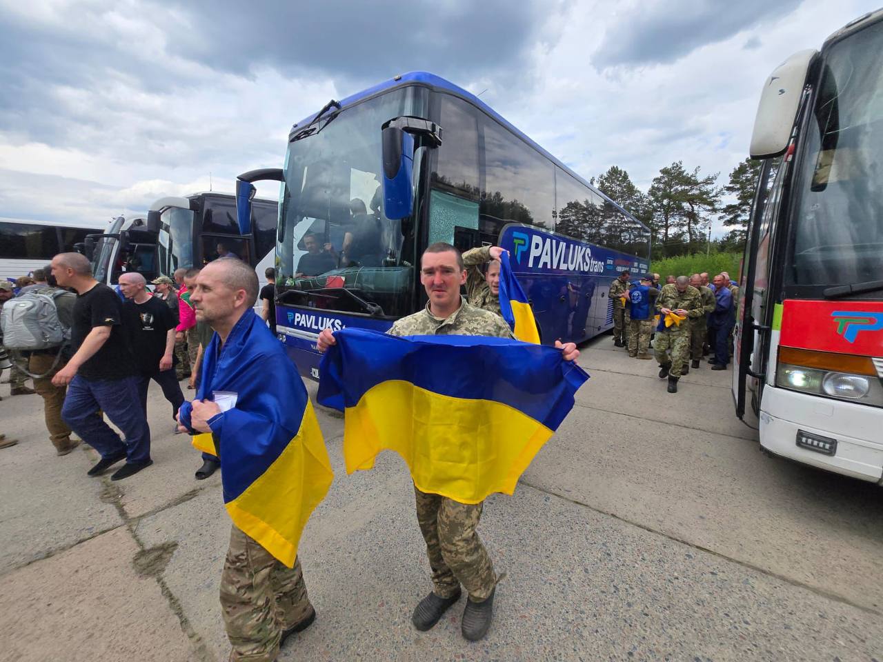 Ще 307 українських захисників повернулися з російського полону - 7