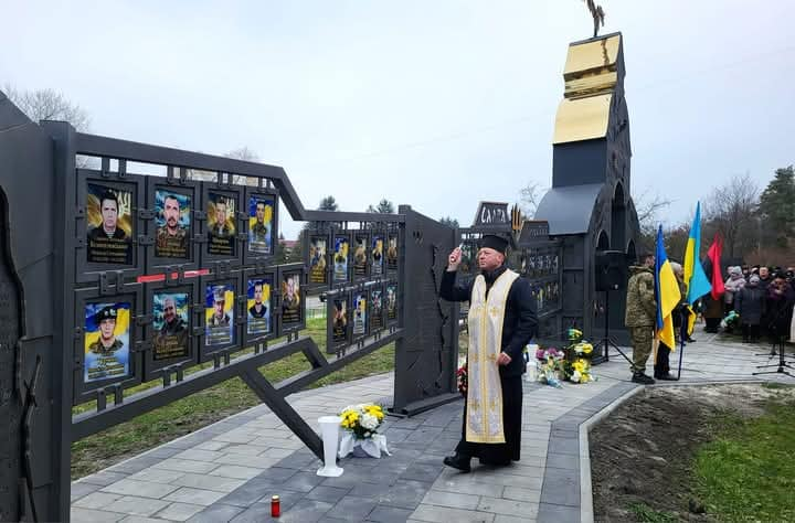 Нестача культурної політики та шаблонність,— львівський скульптор Володимир Семків про проблему місць пам'яті - 11