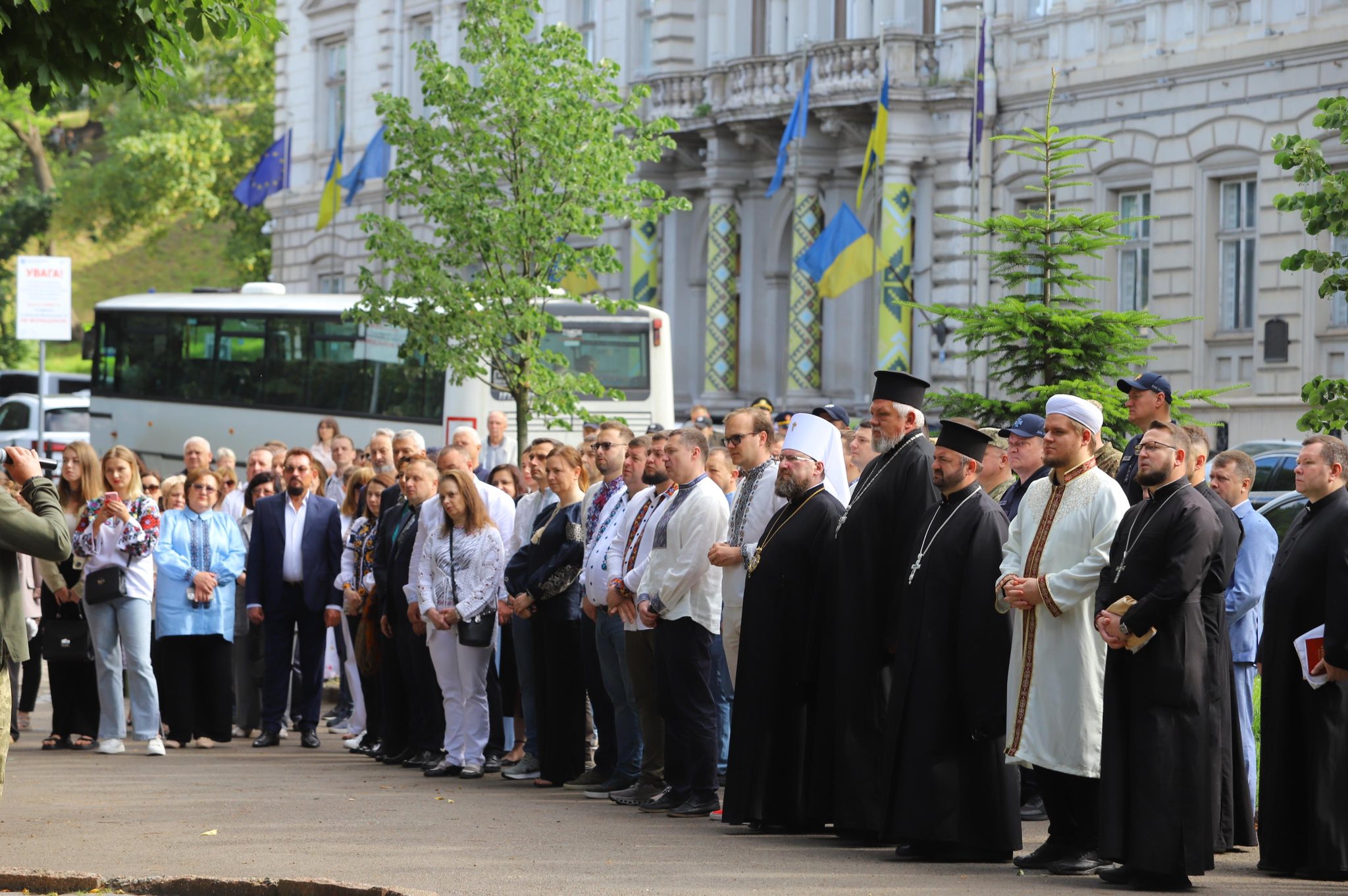 З нагоди Дня Конституції у Львові урочисто підняли національний прапор - 2