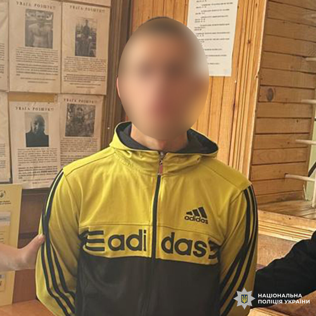На Львівщині поліцейські затримали молодиків, які обікрали сільський магазин - 2