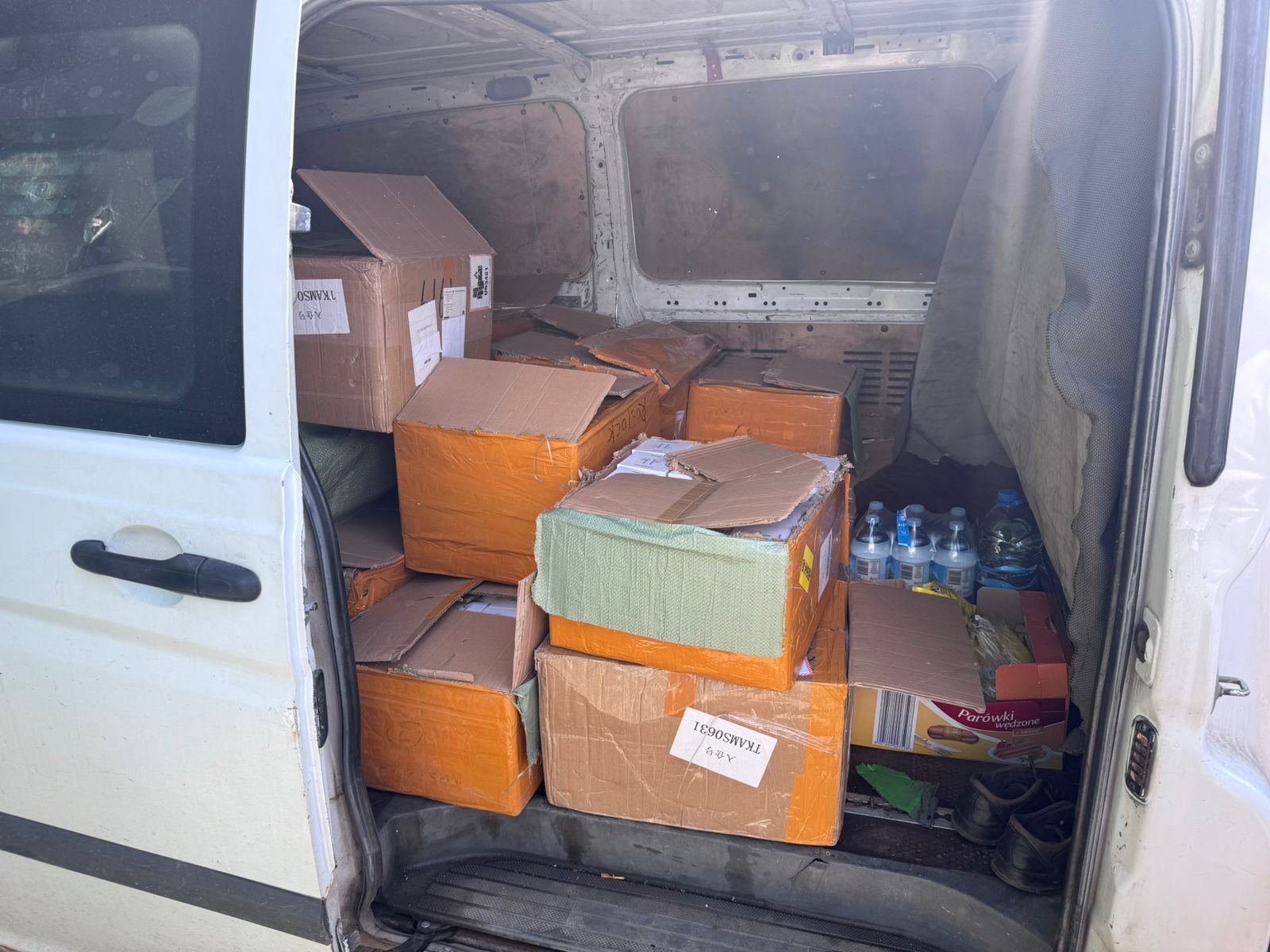 Львівські митники виявили контрабанду навушників відомих марок на 3 млн грн - 3