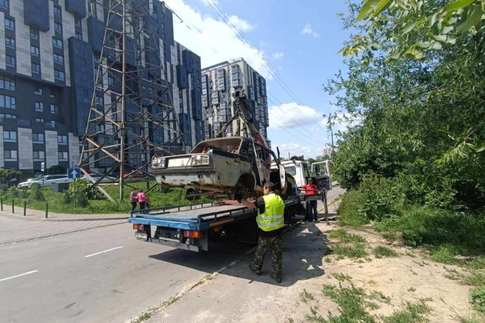 занедбане авто, евакуатор