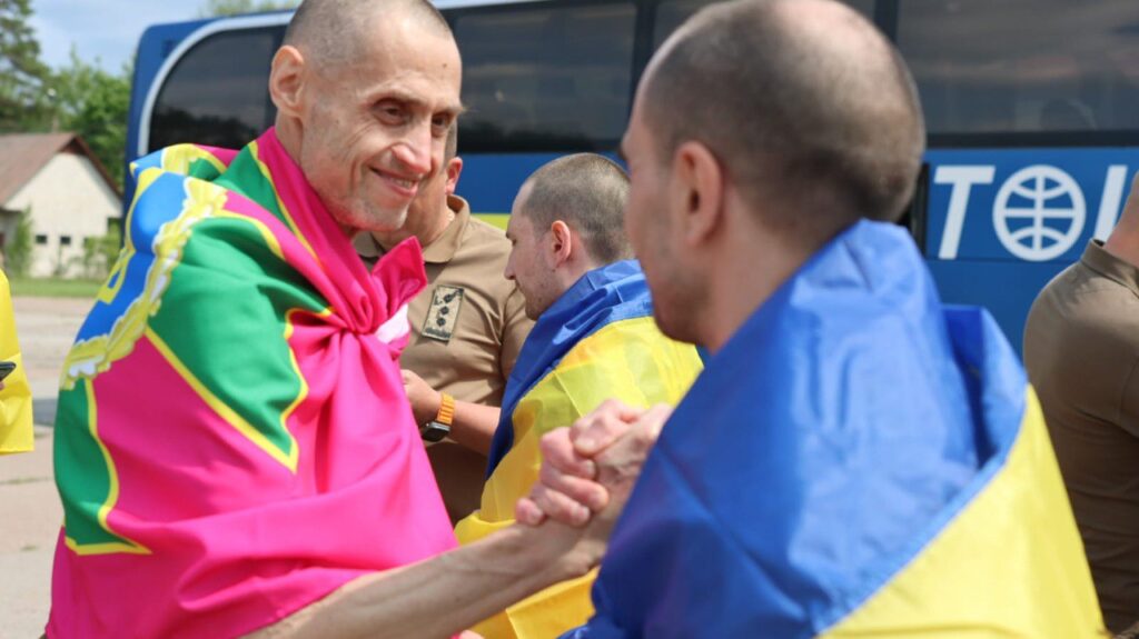 Четвертий обмін за тиждень: Україна повернула з полону нову групу захисників - 4