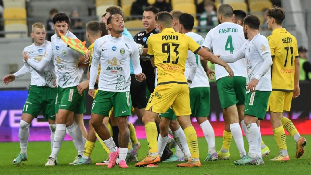 «Спорт — це змагання, щоб бути кращим»: Роман Гнатів про сезон «Скали-1911», розвиток та вболівальників - 4