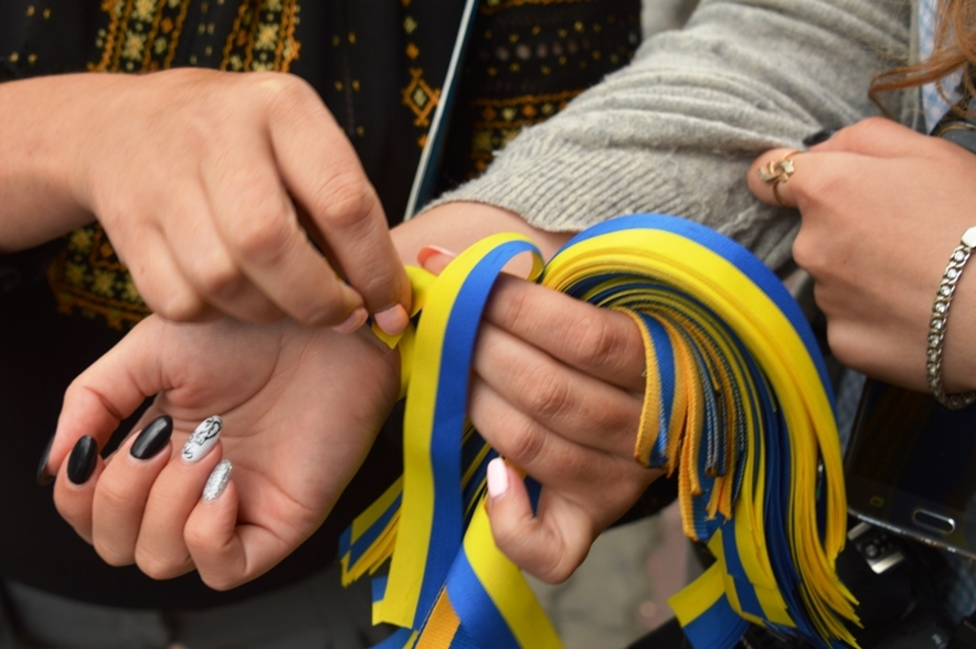 роздача стрічок