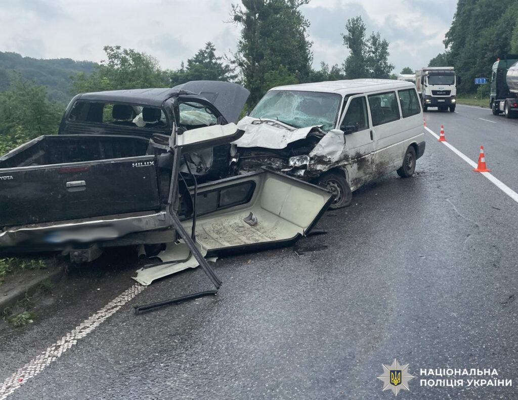 На Львівщині в результаті ДТП госпіталізовано п’ятеро людей - 2