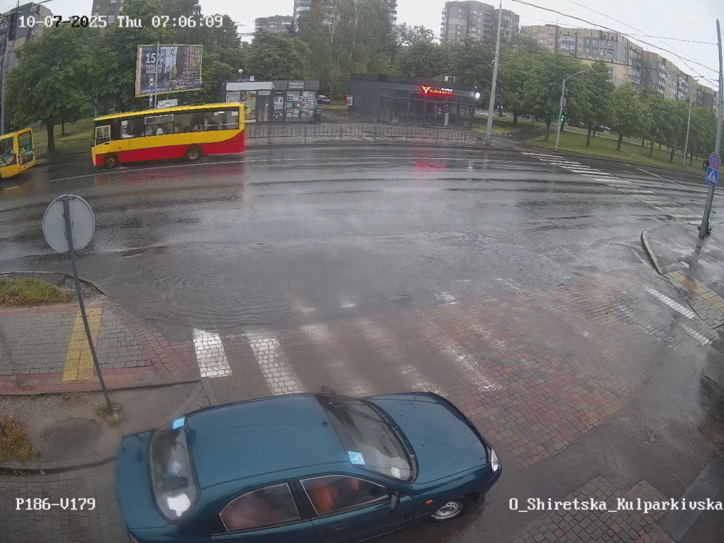 У Львові затопило низку вулиць: що наразі відомо (ДОПОВНЮЄТЬСЯ) - 7
