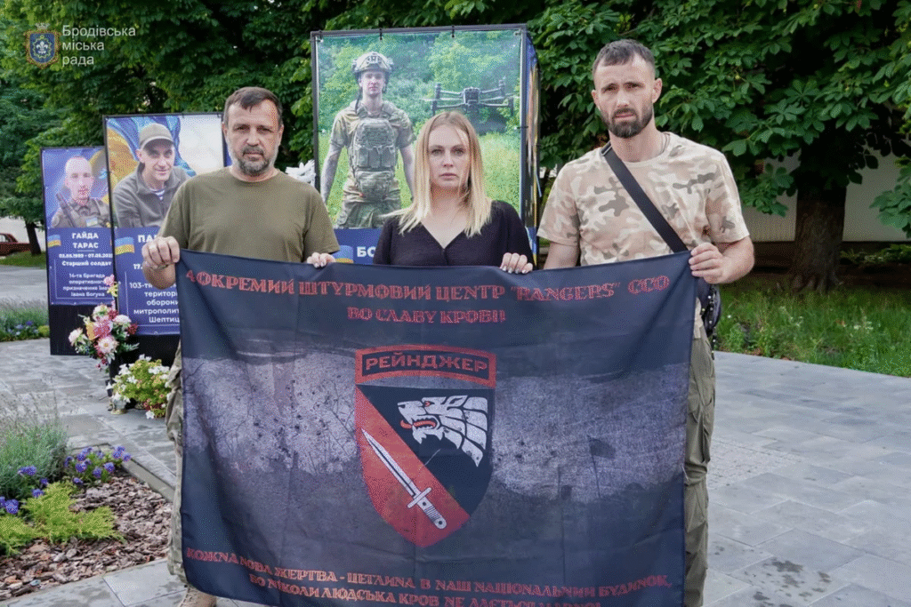Двох захисників зі Львівщини посмертно відзначили державними нагородами - 3