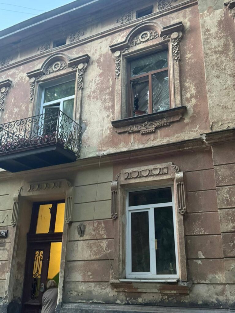 Росіяни атакували Львів та область безпілотниками та ракетами - 4