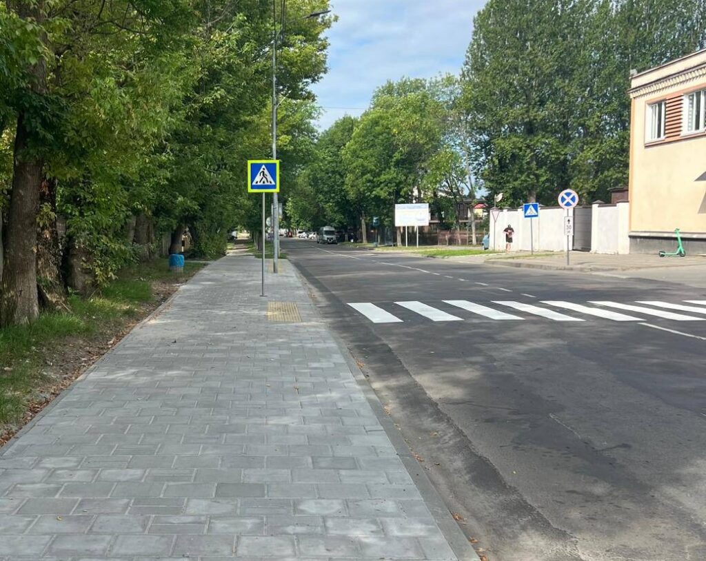 У Львові облаштували ще один інклюзивний хідник (фото) - 3
